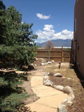 Adorable Taos Townhome